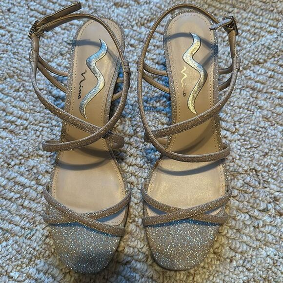 Womens Nina Gold Glittery‎ Strappy Heels
Size 8.5w - Picture 2 of 5